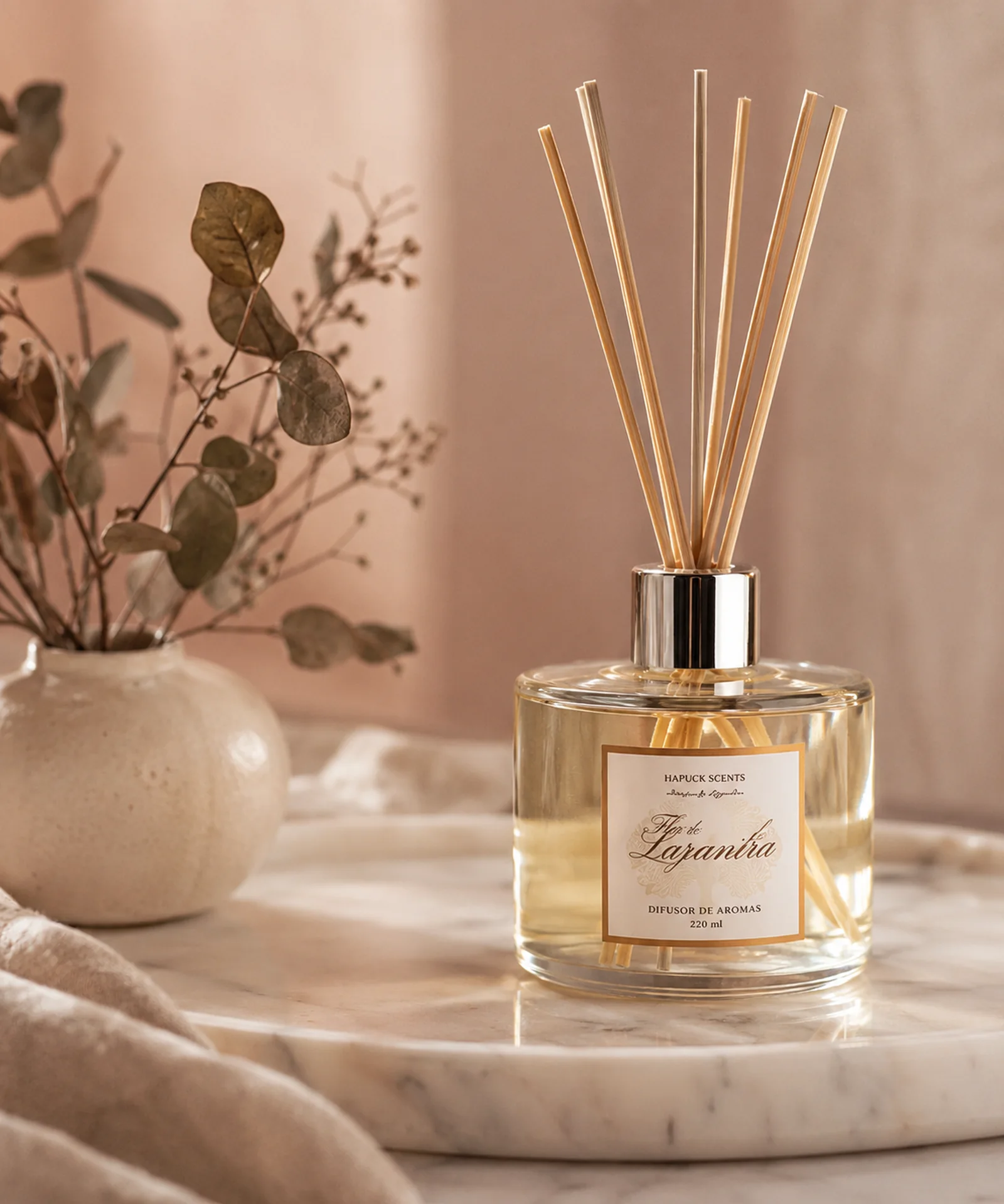 Difusores e fragrâncias da Hapuck Scents apresentados em seu site.